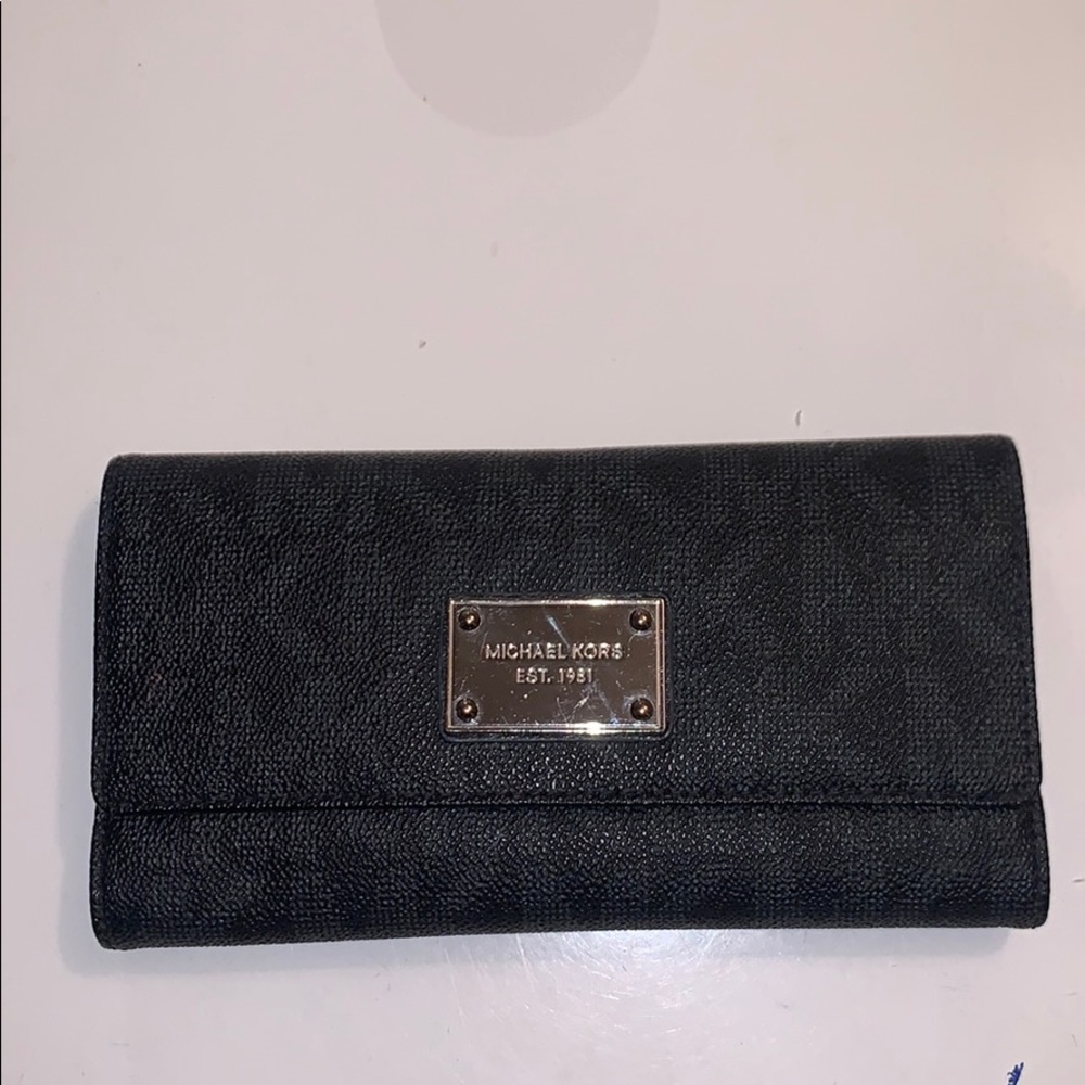 Michael kors wallet